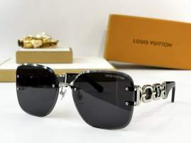 Picture of Louis Vuitton Sunglasses _SKUfw75331597fw